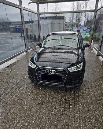 Audi A1 cena 62000 przebieg: 90120, rok produkcji 2016 z Przedbórz małe 56